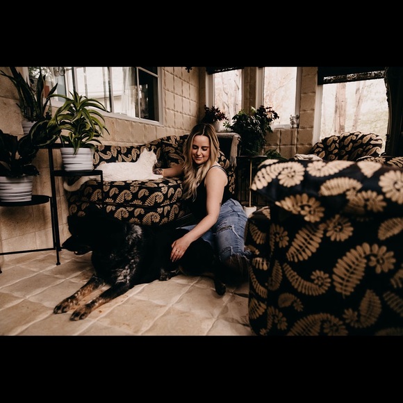 Meet your Posher, Michelle - Picture 1 of 1